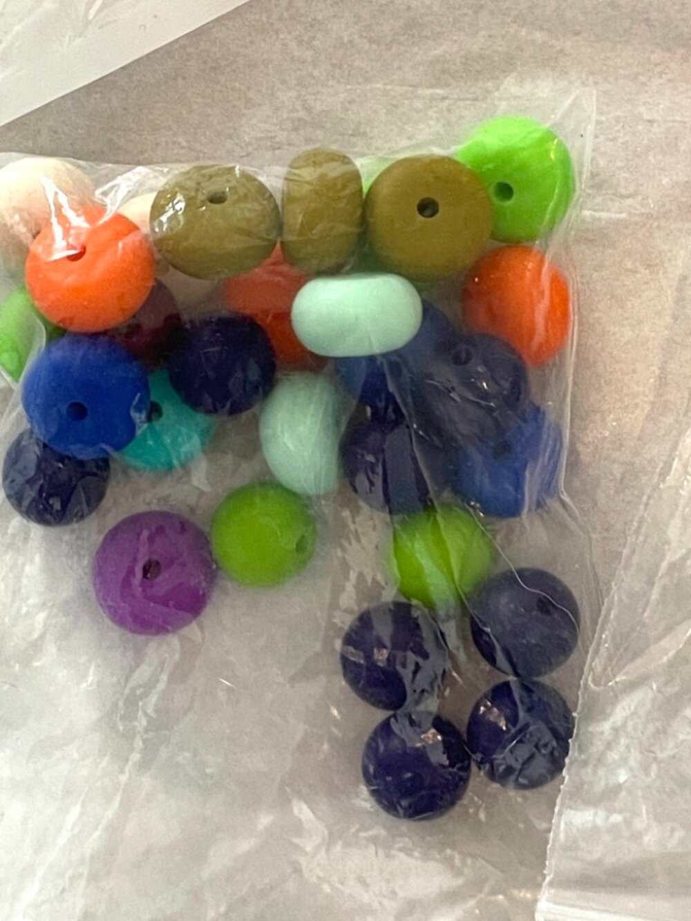 Large Lot of Silicone Beads-15mm-Lentils-Focal Beads-Barbie-Kuromi-Pen Beads - Picture 12 of 13
